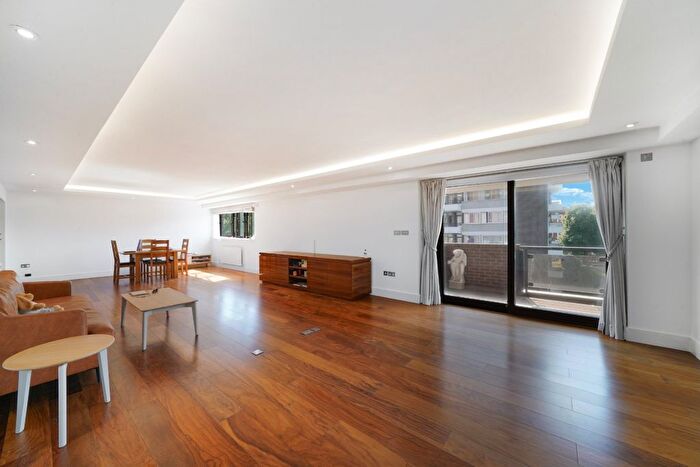 3 Bedroom Flat To Rent In Prince Regent Court, Avenue Road, NW8