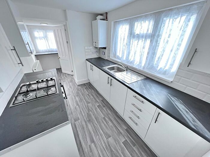 2 Bedroom Terraced House To Rent In Castle Road, Chatham, ME4