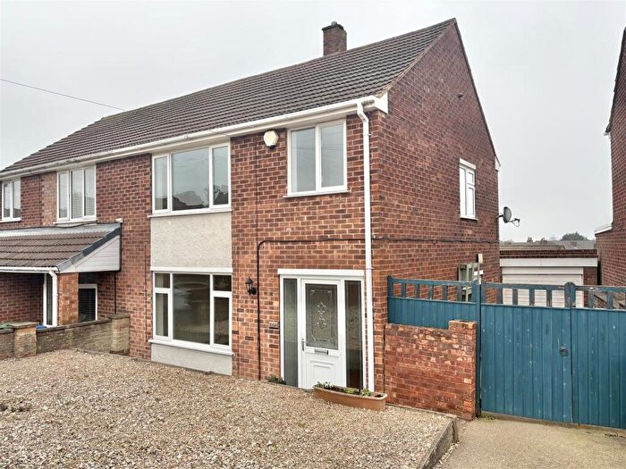 3 Bedroom Semi Detached House To Rent In Newport Crescent, Mansfield, NG19