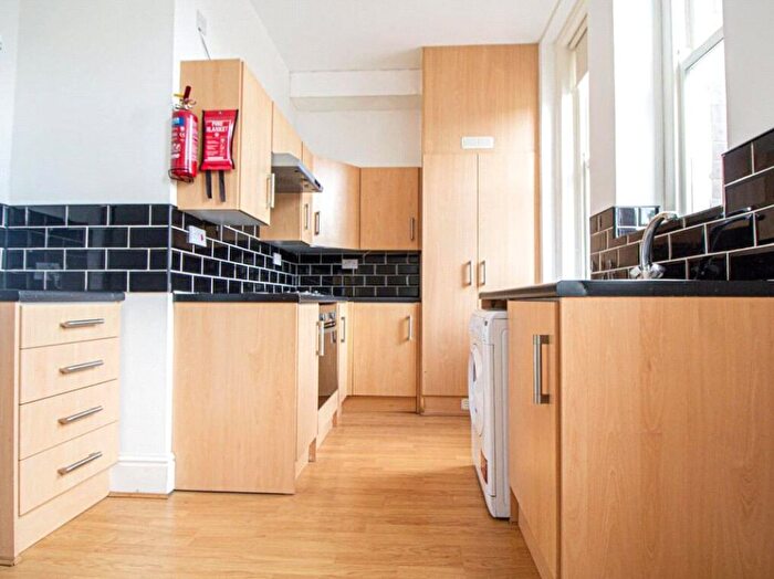 3 Bedroom Flat To Rent In Goodinge Road, London, N7