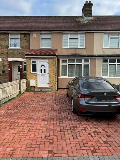 3 Bedroom Terraced House To Rent In Lawrence Avenue, London, E17