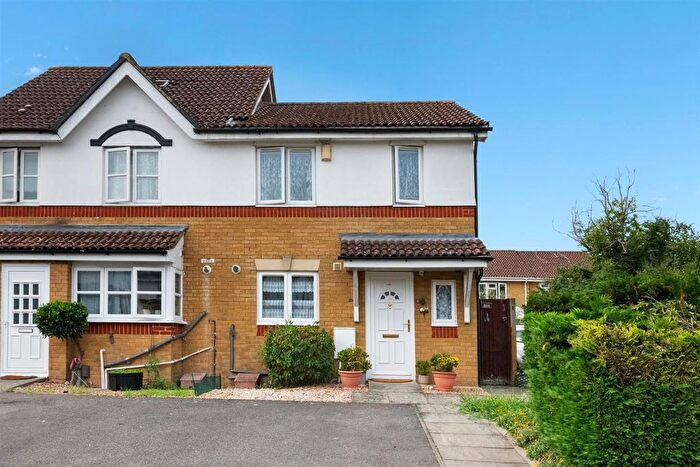 2 Bedroom Semi Detached House For Sale In Tollgate Drive, Hayes, UB4