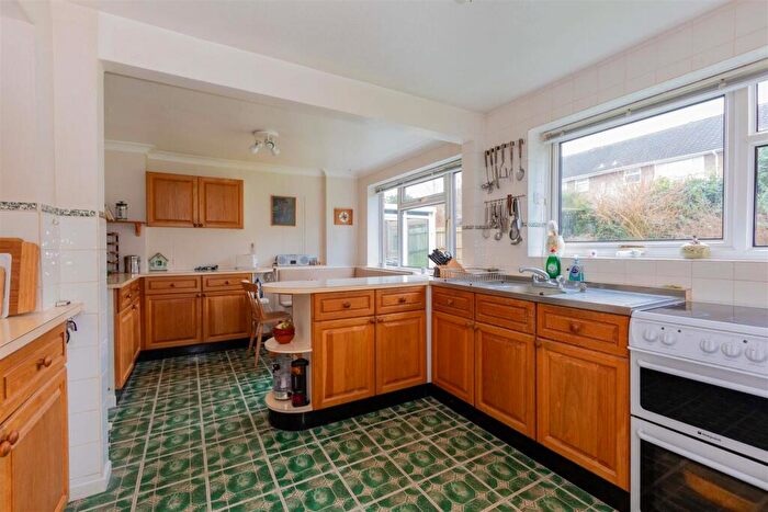 3 Bedroom Detached House For Sale In Wootton Way, Maidenhead, SL6
