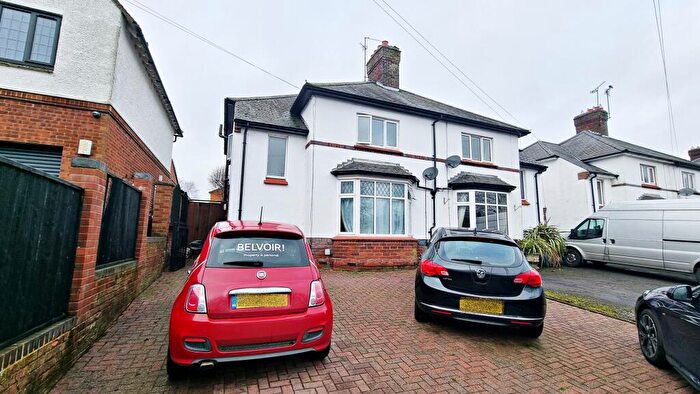 3 Bedroom Semi-Detached House For Sale In Bedford Road, Rushden, Northamptonshire, NN10