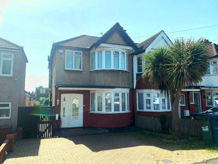 3 Bedroom End Of Terrace House To Rent In Clitheroe Avenue, Harrow, HA2