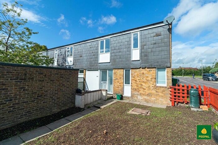 4 Bedroom End Of Terrace House For Sale In Pentland Close, Basingstoke, RG22