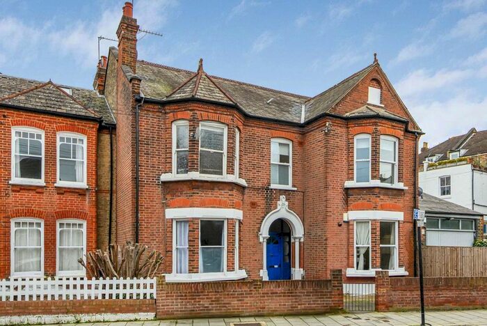 1 Bedroom Flat To Rent In Hambalt Road, London, SW4