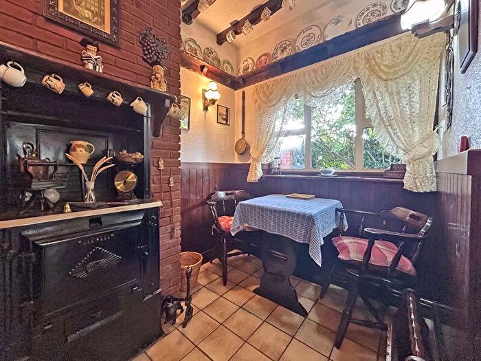 3 Bedroom Detached Bungalow For Sale In Bustleholme Avenue, West Bromwich, B71