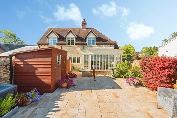 3 Bedroom Detached House For Sale In Orchard Close, Pavenham, Bedford, Bedfordshire, MK43