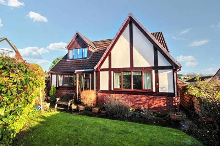 4 Bedroom Detached House For Sale In Moorland Place, Silkstone Common, Barnsley, S75