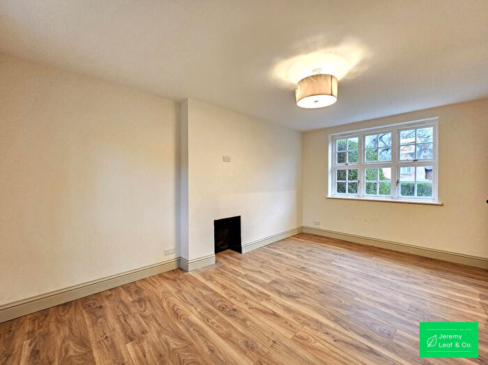 2 Bedroom Cottage To Rent In Falloden Way, NW11