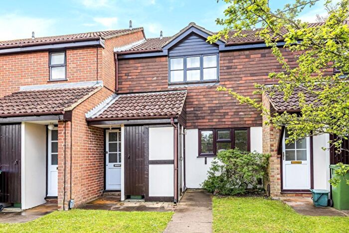 1 Bedroom Ground Maisonette To Rent In Lindley Road, Walton-On-Thames, Surrey, KT12