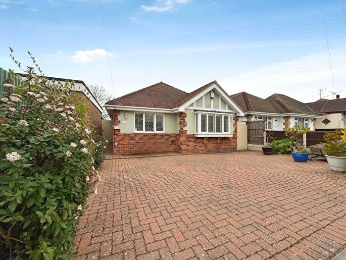 4 Bedroom Bungalow For Sale In Clifton Road, Rochford, Essex, SS4