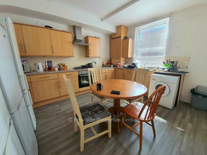 4 Bedroom Terraced House To Rent In Harold Mount, Hyde Park, Leeds, LS6