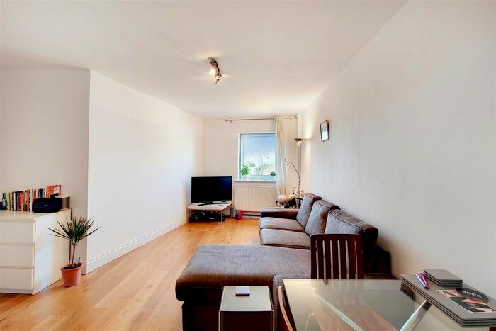 1 Bedroom Flat To Rent In Crescent Lane, London, SW4