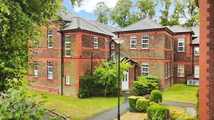 2 Bedroom Flat For Sale In Bishopton Drive, Macclesfield, SK11