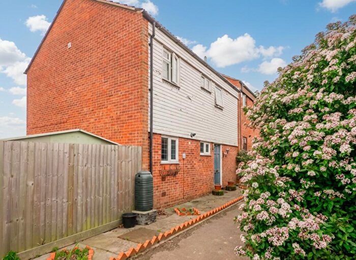 3 Bedroom Property For Sale In Hambro Close, Rayleigh, SS6