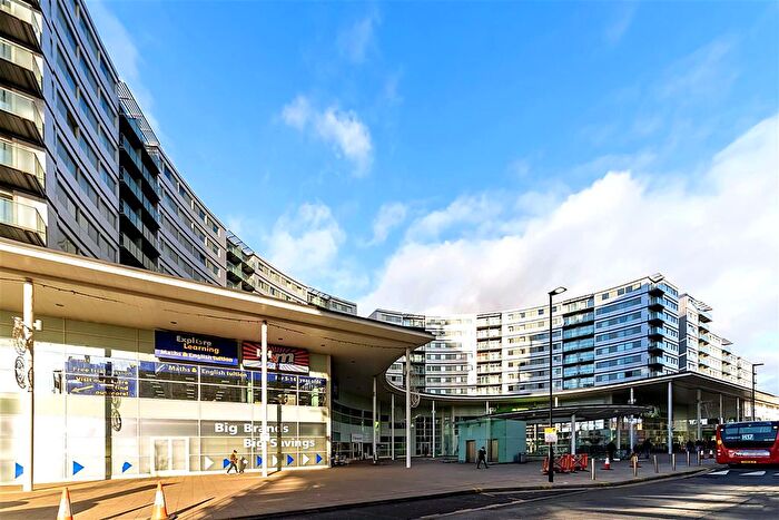 2 Bedroom Flat To Rent In Blenheim Centre, Hounslow, TW3