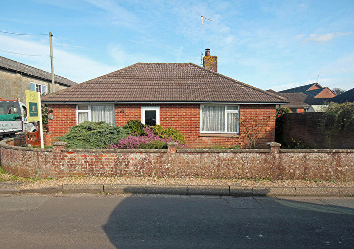 2 Bedroom Bungalow For Sale In Albion Road, Fordingbridge, SP6