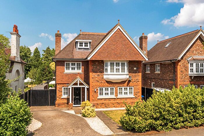 5 Bedroom Detached House For Sale In South Woking, GU22