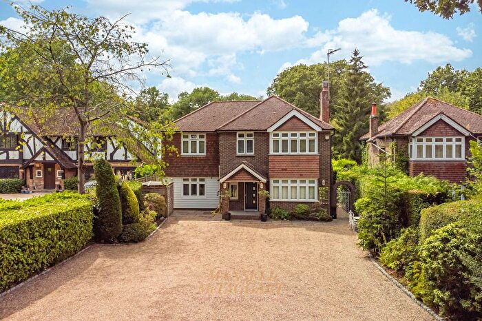 5 Bedroom Detached House For Sale In Effingham Road, Copthorne, RH10