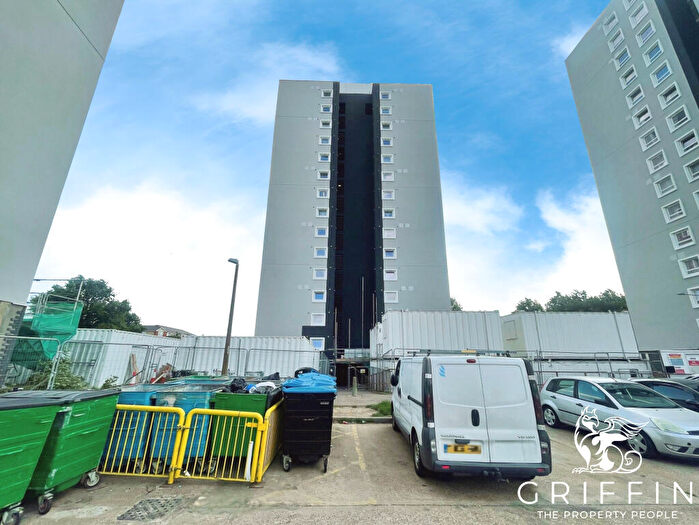 2 Bedroom Flat To Rent In Argent Street, Grays, RM17