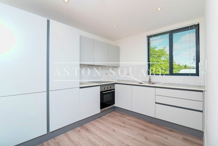 1 Bedroom Flat To Rent In Colney Hatch Lane, London, N10