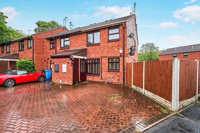 1 Bedroom Maisonette For Sale In Melrose Drive, Perton, Wolverhampton, WV6