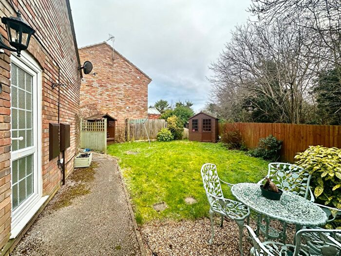 1 Bedroom Property To Rent In Hunters Close, Tring, HP23