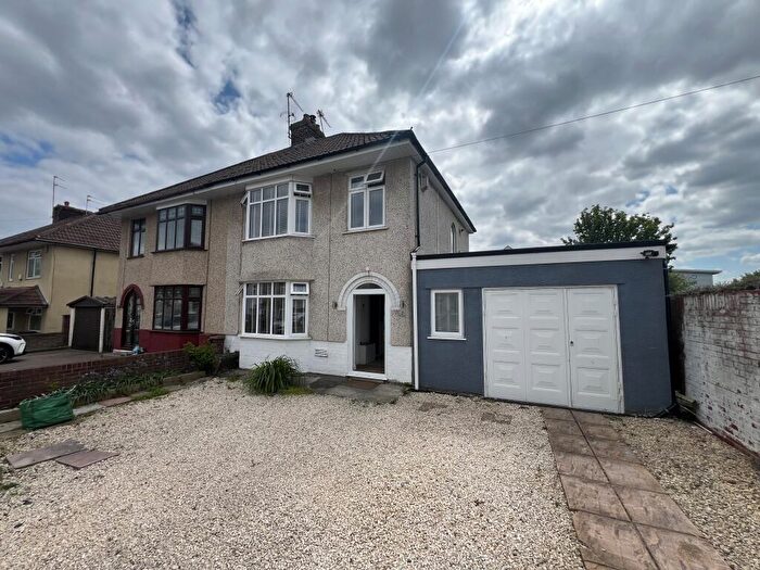 3 Bedroom House To Rent In Cleve Road, BS34