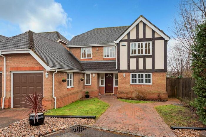 4 Bedroom Detached House To Rent In Maidenhead, Berkshire, SL6