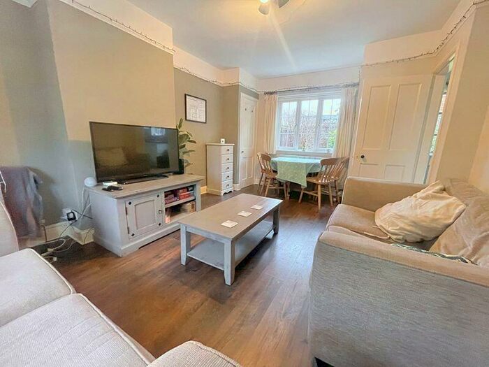 4 Bedroom Semi-Detached House To Rent In St. Pauls Street South, Cheltenham, GL50