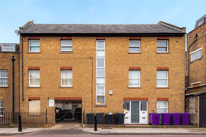 2 Bedroom Flat For Sale In Bow Common Lane, Bow, London, E3
