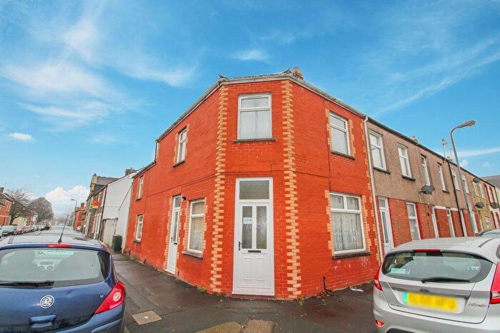 1 Bedroom Flat To Rent In Flora Street, Cathays, Cardiff, CF24