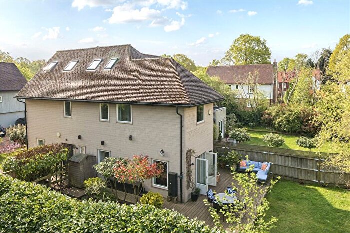 5 Bedroom Link Detached House For Sale In Springfields Close, Ifold, Loxwood, Billingshurst, RH14