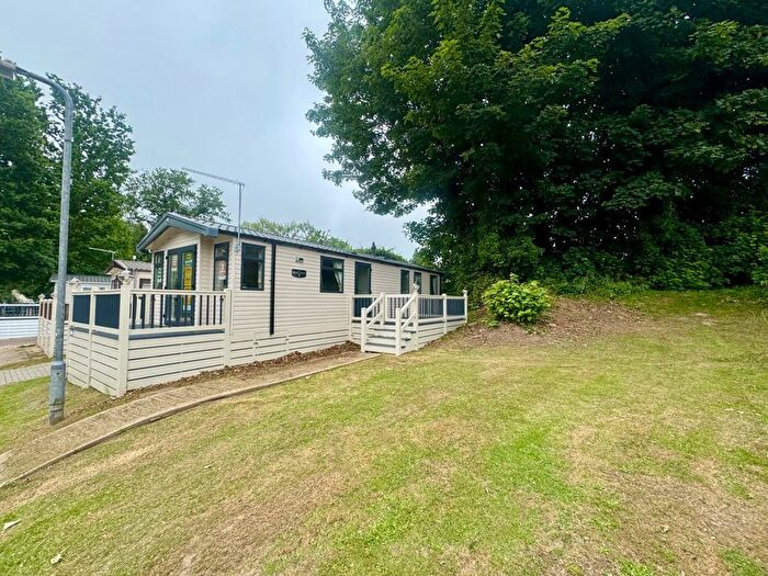 3 Bedroom Park Home For Sale In Ivyhouse Lane, Hastings, TN35