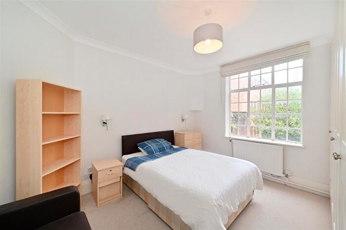 1 Bedroom Flat For Sale In Britten Street, Chelsea, SW3