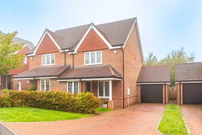 3 Bedroom Semi-Detached House For Sale In Saffron Grove, Crowborough, TN6