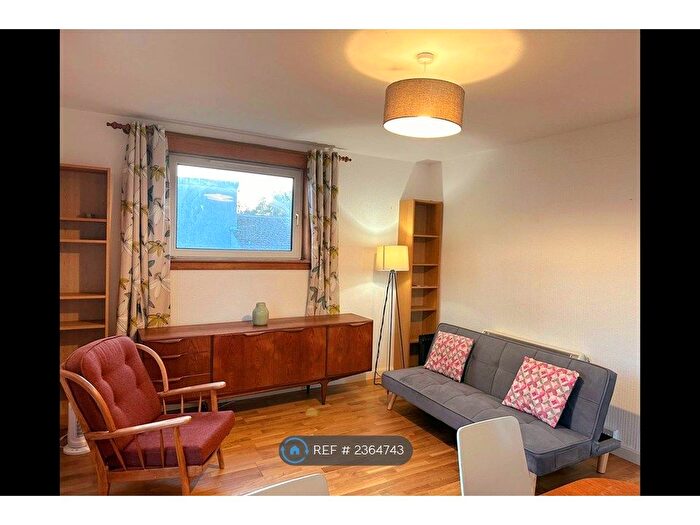 2 Bedroom Flat To Rent In Dochart Terrace, Dundee, DD2