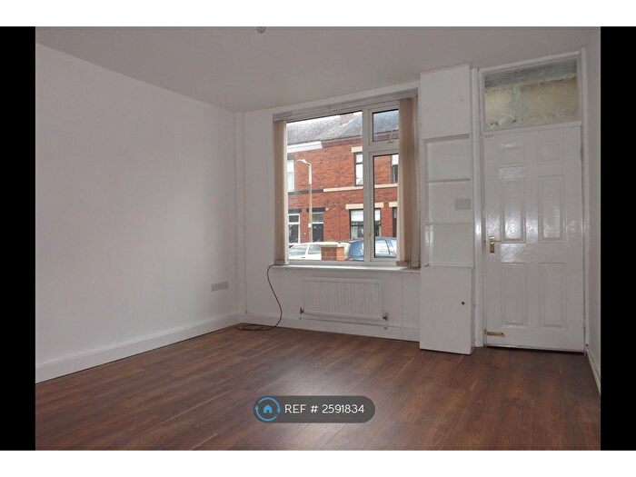 2 Bedroom Terraced House To Rent In Cemetery Road, Bolton, BL4