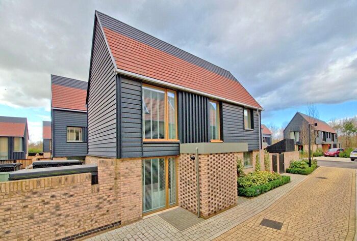 2 Bedroom Detached House To Rent In Royal Way, Trumpington, Cambridge, CB2