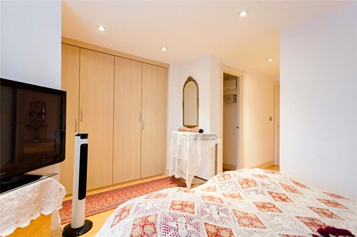 1 Bedroom Flat To Rent In Newton Place, Cubitt Town, E14