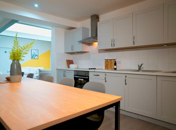 5 Bedroom House To Rent In Monks Road, Lincoln, LN2