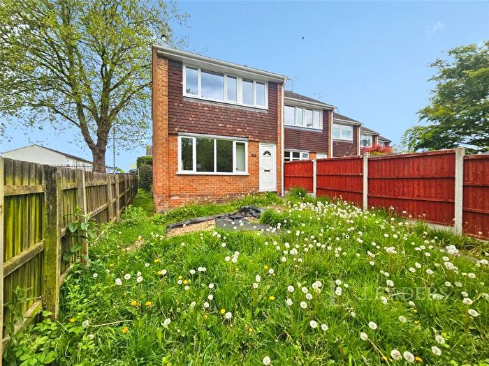 3 Bedroom End Of Terrace House For Sale In Waterford Drive, Chaddesden, Derby, DE21