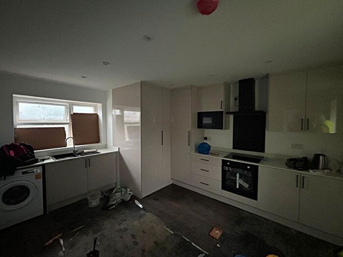 2 Bedroom Semi Detached House To Rent In Greenford Road, UB6