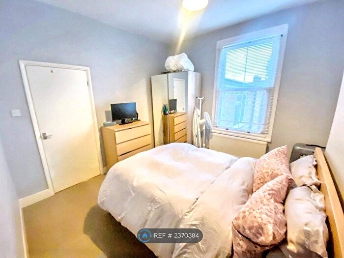 1 Bedroom Flat To Rent In Waghorn Street, London, SE15