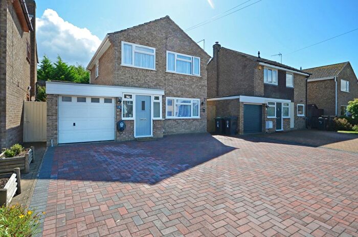 3 Bedroom Detached House For Sale In Tithe Close, Ringstead, Northamptonshire, NN14