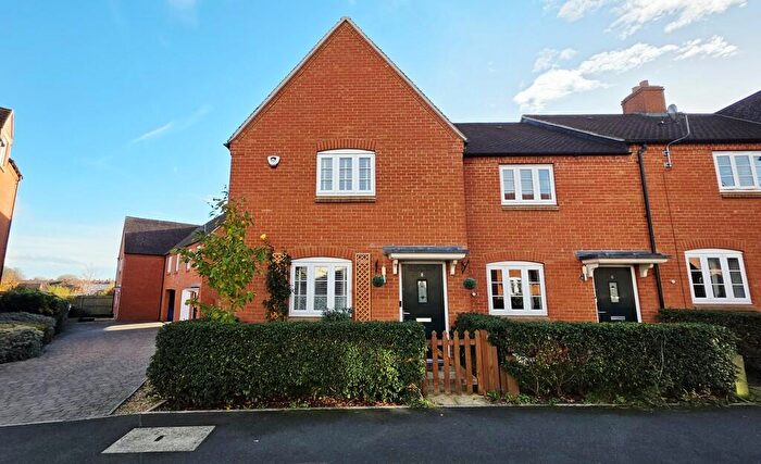 3 Bedroom End Of Terrace House For Sale In Desdemona Way, Brackley, NN13