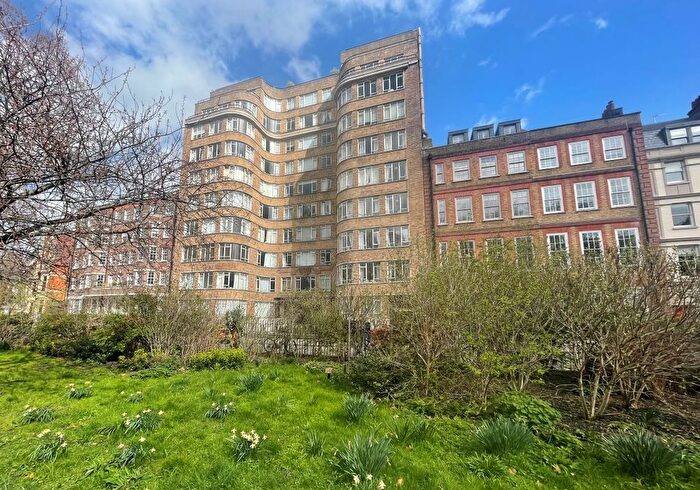 1 Bedroom Flat For Sale In Flat Florin Court, - Charterhouse Square, Barbican, London, EC1M