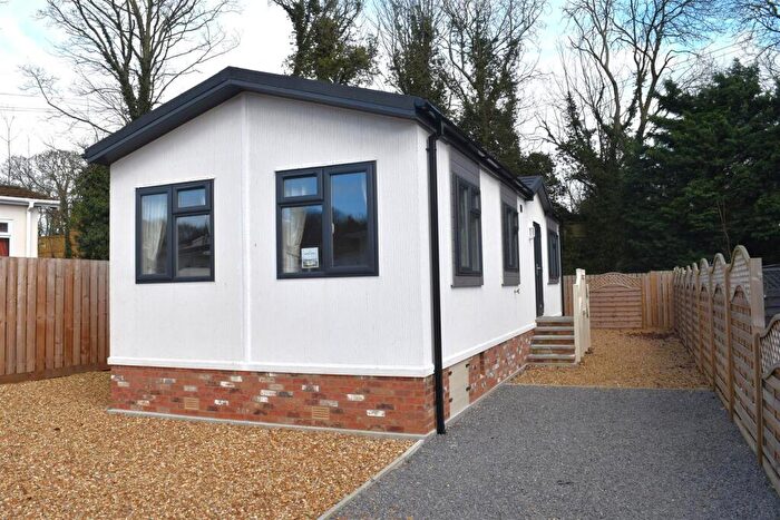 2 Bedroom Park Home For Sale In Quarry Moor Park, Harrogate Road, Ripon, HG4